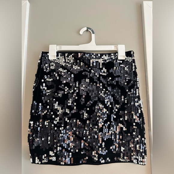 Express Black Sequin Velvet Mini Skirt, Size: Small, NWT - Picture 6 of 7